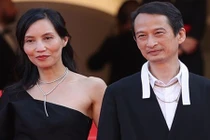 Đạo diễn Trần Anh Hùng cùng vợ con xuất hiện trên thảm đỏ Cannes