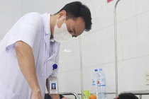 Đau thắt lưng, người đàn ông đi khám phát hiện ung thư di căn