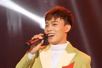 Thực hư đêm diễn Hồ Văn Cường ế vé, chỉ có 2 khán giả?