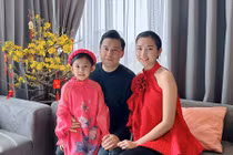 Lam Trường hạnh phúc bên vợ đẹp, con xinh