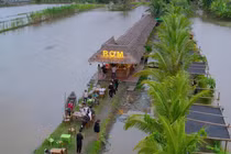 Video: Độc lạ quán cà phê Rơm nằm giữa đồng lúa ở Cần Thơ