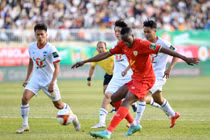 Trên đôi vai Minh Vương, HAGL có vượt qua thử thách khắc nghiệt?