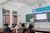 Giáo viên vùng cao Nghệ An dạy miễn phí cho học sinh cuối cấp