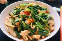 Loại rau “đuôi phượng”, người già ăn ngủ ngon, trẻ dùng giảm béo