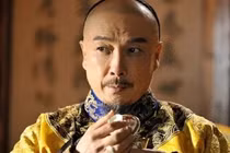 Khang Hi ăn socola, nhìn hướng dẫn hơn 900 từ, lập tức nói gì?