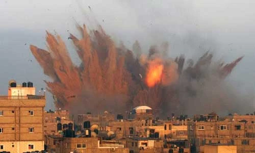 Ảnh QS ấn tượng tuần: khoảnh khắc bom rơi ở Gaza