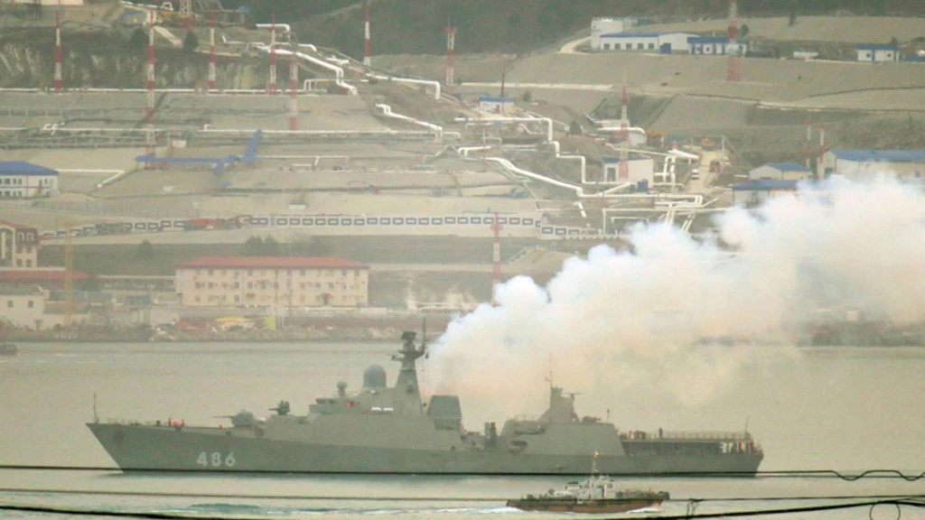 Ảnh thử nghiệm cặp tàu chiến Gepard 3.9 của Việt Nam