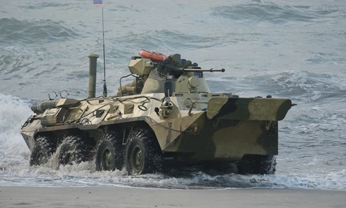 Bên trong xe bọc thép chở quân BTR-82A Nga có gì?