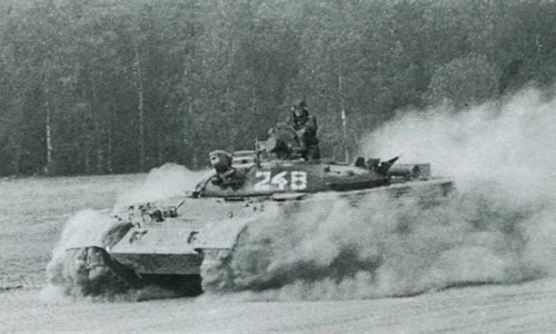 Tận mắt xe tăng phóng tên lửa đầu tiên của Liên Xô