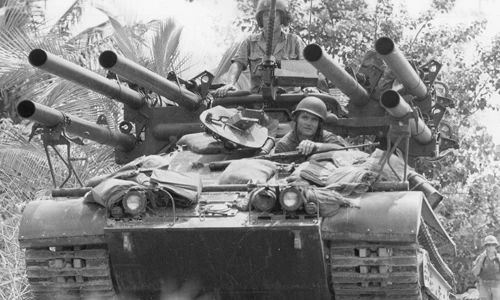 Mổ xẻ xe tăng nhiều nòng nhất Chiến tranh Việt Nam