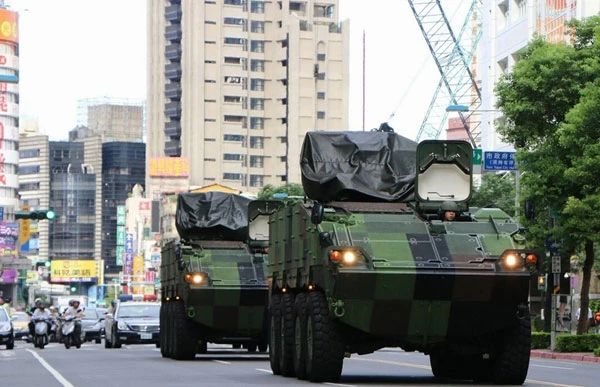 Chống siêu bão, Đài Loan điều hàng loạt thiết giáp “khủng“