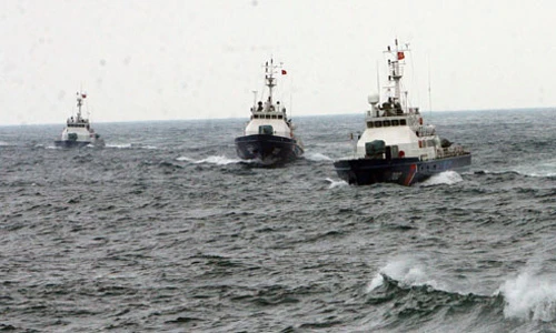 Xem Cảnh sát biển Việt Nam diễn tập chống hải tặc