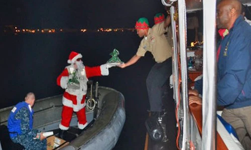 Độc đáo ông già Noel của Quân đội Mỹ