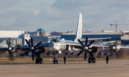 Máy bay Tu-95MS Nga có thể phóng tên lửa hủy diệt IS?