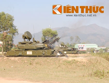 Tận mắt phòng không Việt Nam luyện quân canh trời