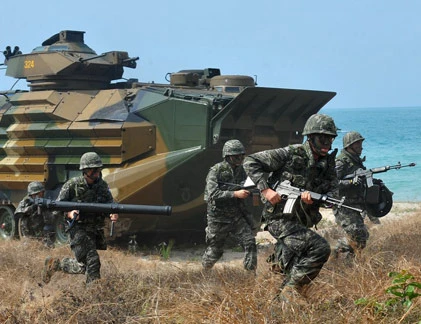 Lính Trung Quốc làm gì ở Hổ Mang Vàng 2014?