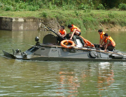 Xe bọc thép nào giúp dân chống siêu bão Haiyan?