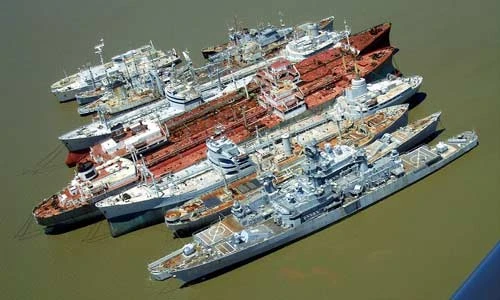 Nguy hiểm hạm đội dự trữ quốc phòng của Hải quân Mỹ 