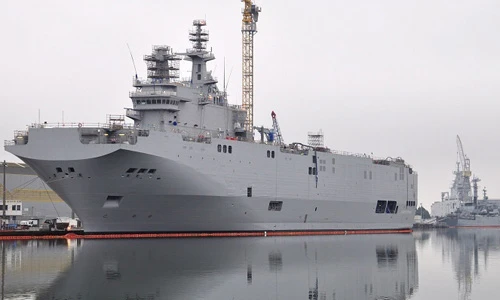 Lộ ảnh tàu đổ bộ Mistral thứ 2 Pháp đóng cho Nga