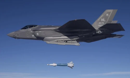 Soi “hàng nóng” mới tinh của tiêm kích F-35A