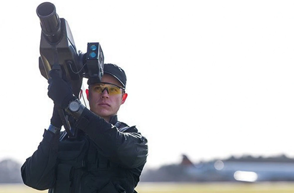  Ngạc nhiên “tên lửa vác vai” bắn lưới tóm UAV