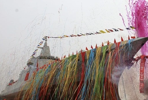 Tàu khu trục Type 055 Trung Quốc mang 64 hay 128 tên lửa?