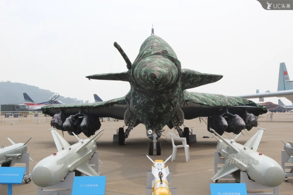 Trung Quốc lộ kho vũ khí “khủng” trên tiêm kích J-10B