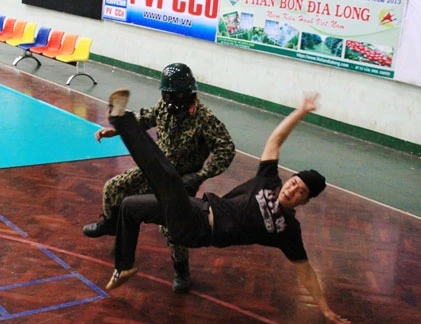 Cận cảnh đặc công Việt Nam tiêu diệt khủng bố