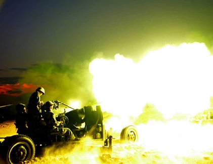 Xem pháo phòng không “cổ” của Trung Quốc “khạc lửa“