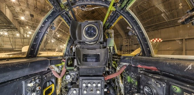 Khám phá buồng lái chiến đấu cơ danh tiếng một thời 