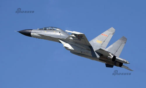 TQ tự tin khoe Su-27 nhái trước hàng nghìn người