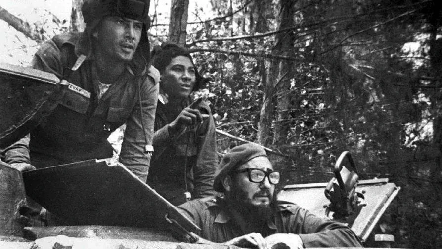 Ảnh hiếm lãnh tụ Fidel Castro chiến đấu trong trận Vịnh Con Lợn