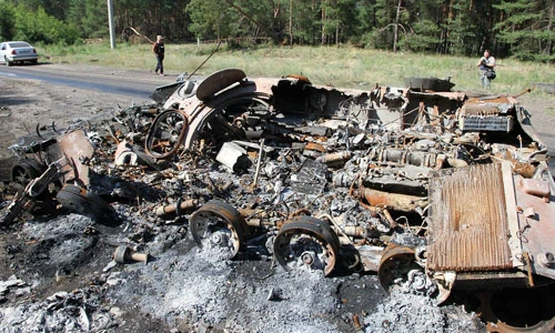 Thê thảm xe tăng-thiết giáp Ukraine ở miền đông