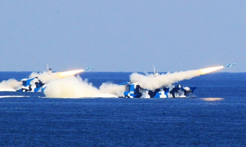 Tàu chiến Type 022 Trung Quốc có thể “đánh chìm” TSB Mỹ?