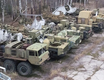 Đột nhập kho vũ khí bỏ hoang giữa rừng Moscow