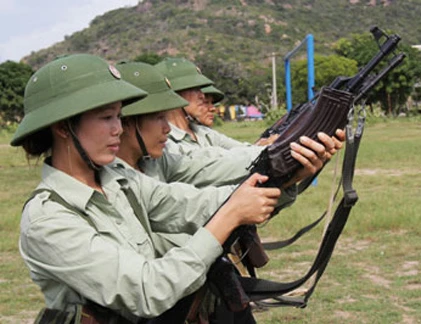 Ngắm “bóng hồng” trong Trung đoàn Tàu ngầm Việt Nam