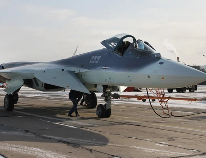 Ngắm siêu tiêm kích Su T-50 Nga trong “bộ áo mới”