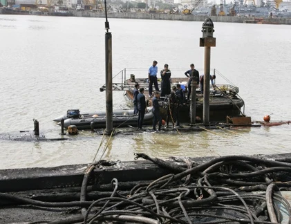 Cận cảnh xác tàu ngầm Kilo của Ấn Độ