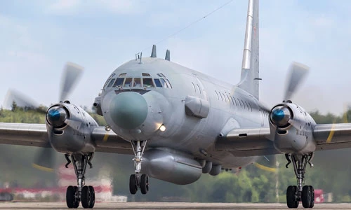 Mổ xẻ máy bay do thám bí ẩn Nga đem tới Syria