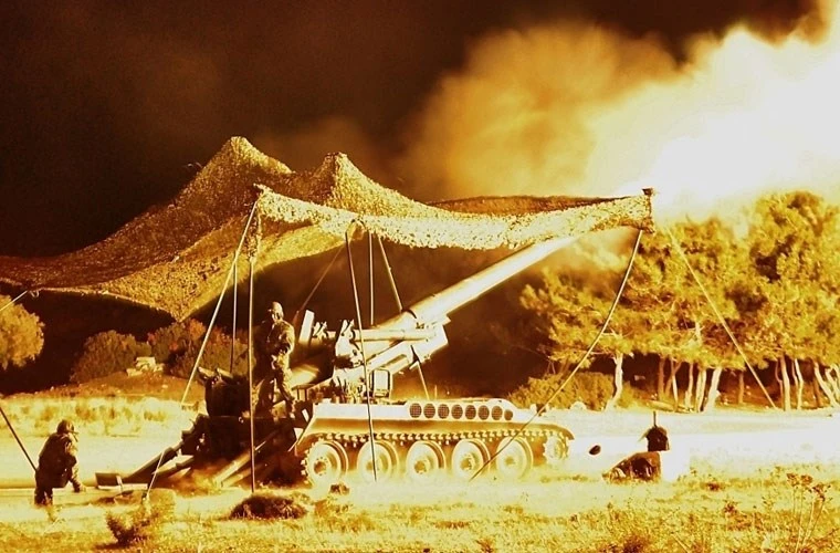 Nguy hiểm đại pháo 203mm Thổ Nhĩ Kỳ áp sát Syria