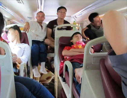 Chen chúc lên xe về quê nghỉ Quốc khánh