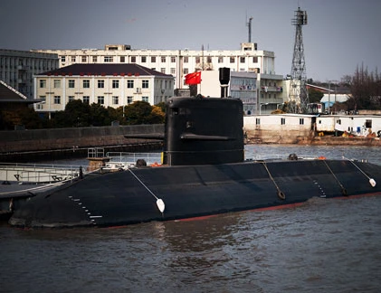 Ảnh “nét căng” góc cạnh tàu ngầm Type 041 Trung Quốc