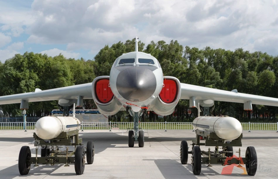 Trung Quốc chính thức công khai máy bay ném bom “mật” H-6K