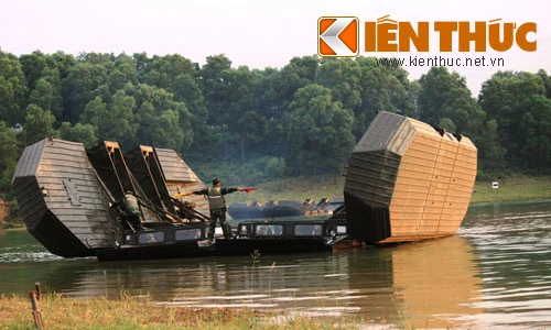 Chiêm ngưỡng phà tự hành GSP của QĐND Việt Nam