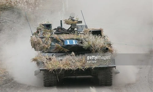 Xe tăng Nhật Bản “gào thét” trong tập trận 