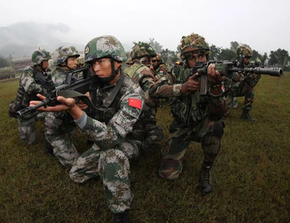 Binh lính Trung, Ấn “tay trong tay” tập trận