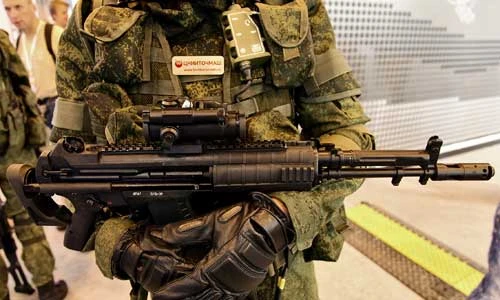 Ngắm nghía dàn trang bị “khủng” ít tiếng của lính Nga