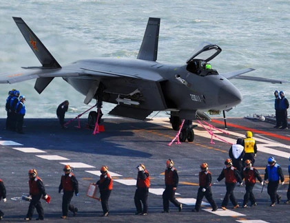 Trung Quốc “mơ” đưa J-20 lên tàu sân bay