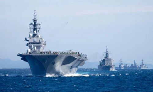 Mục kích dàn tàu chiến “khủng” của Nhật Bản tập trận