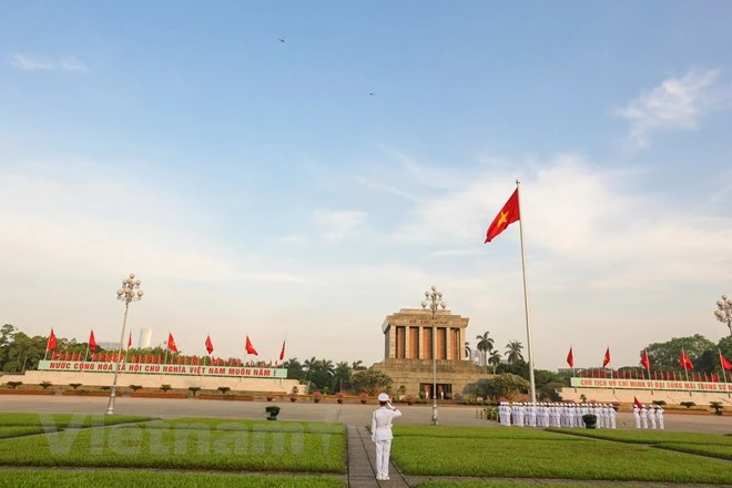 Ảnh: Lễ chào cờ tại Quảng trường Ba Đình trong ngày Sinh nhật Bác